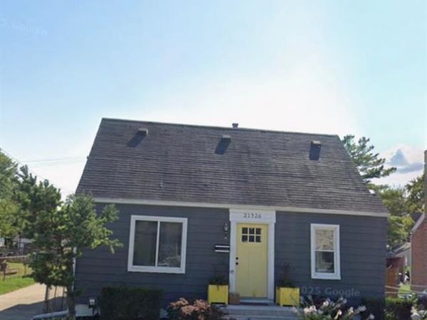 21926 Grand Lake Street, St. Clair Shores, MI 48080