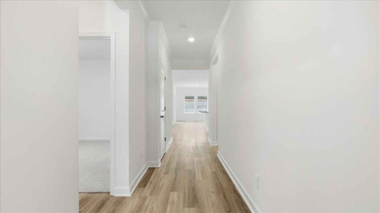 213 Evergreen St. Photo 15