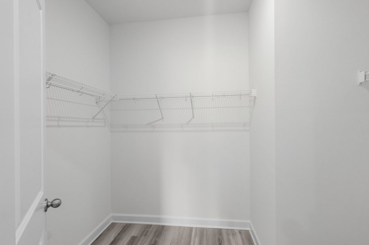 213 Evergreen St. Photo 15