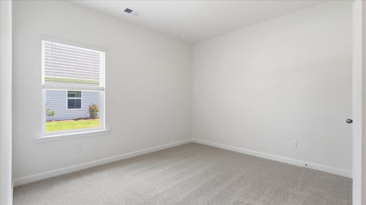 213 Evergreen St. Photo 16