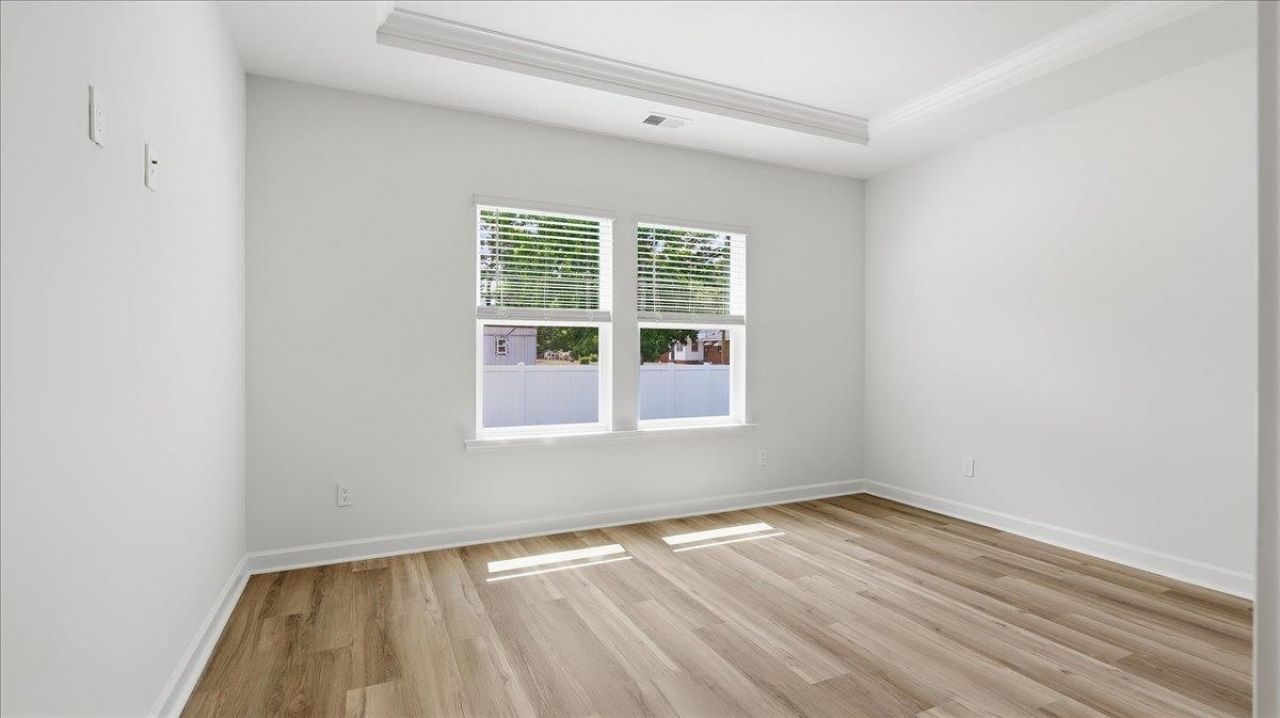 213 Evergreen St. Photo 28