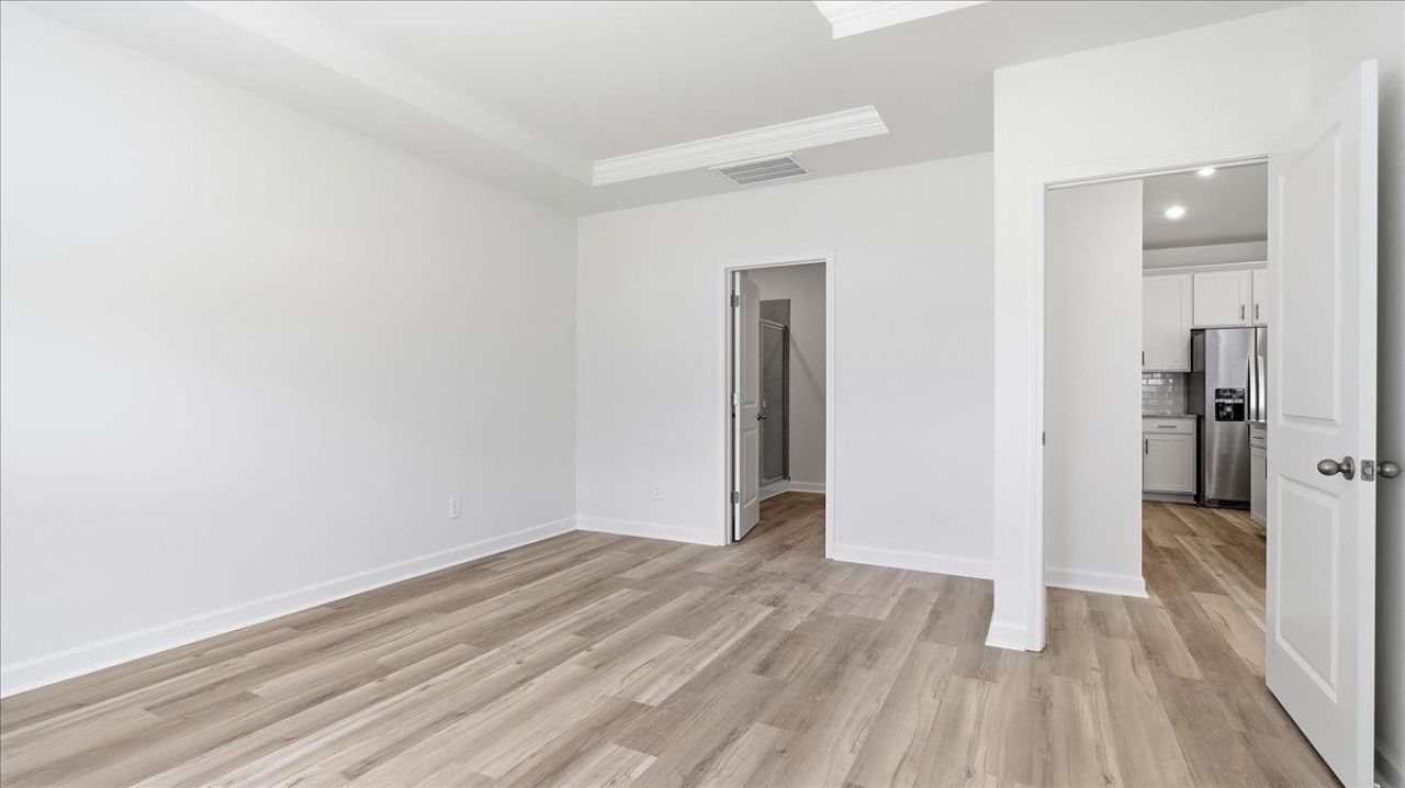 213 Evergreen St. Photo 29
