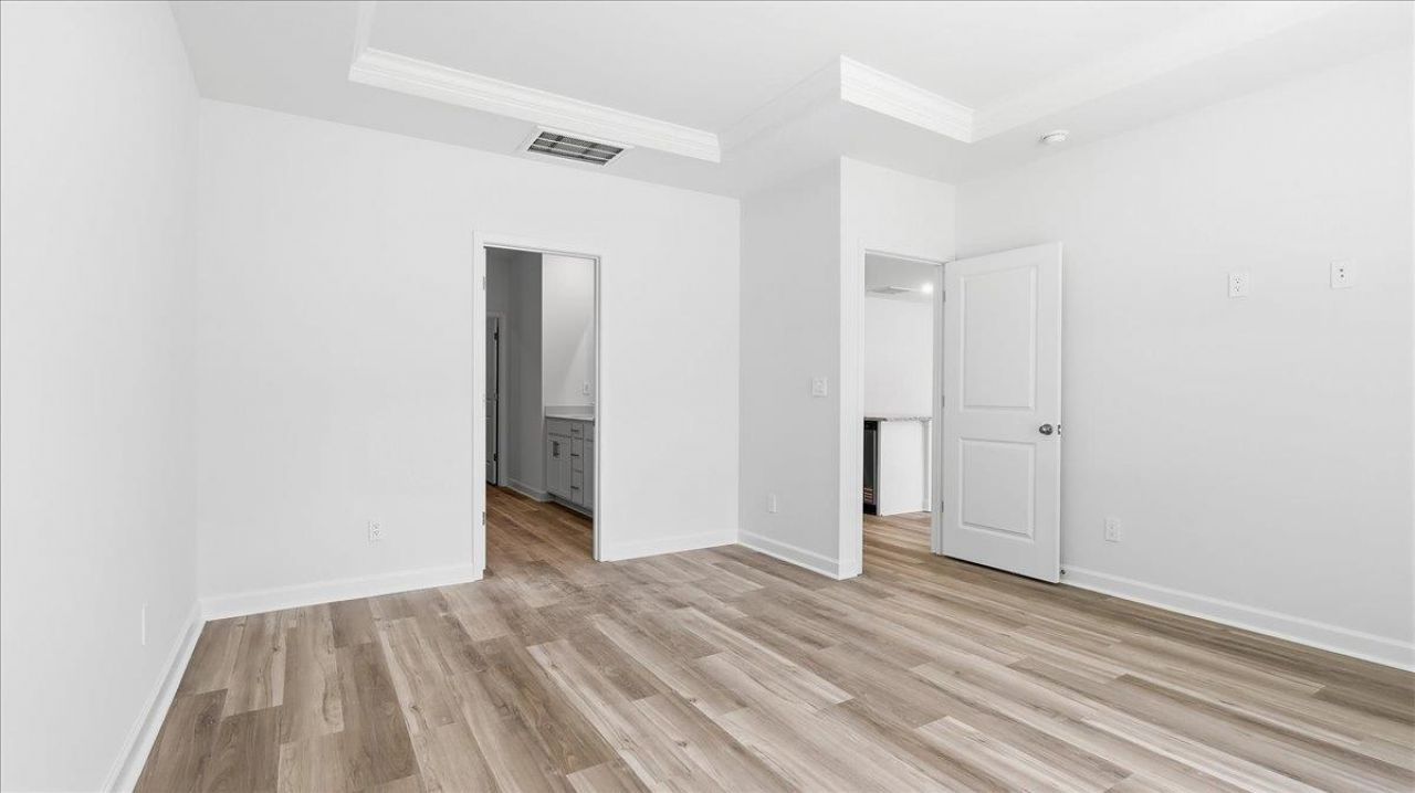 213 Evergreen St. Photo 30