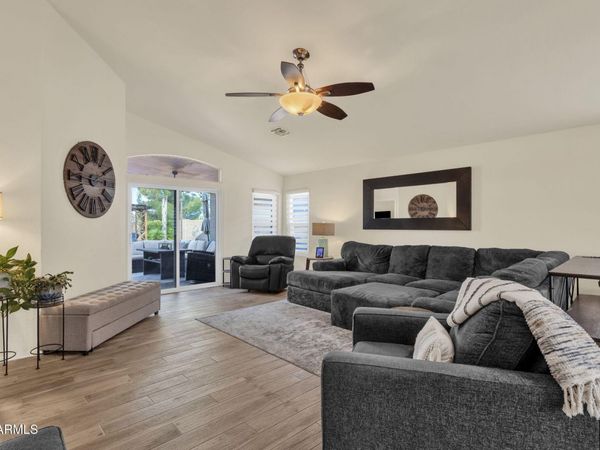 2234 E WAHALLA Lane, Phoenix, AZ 85024