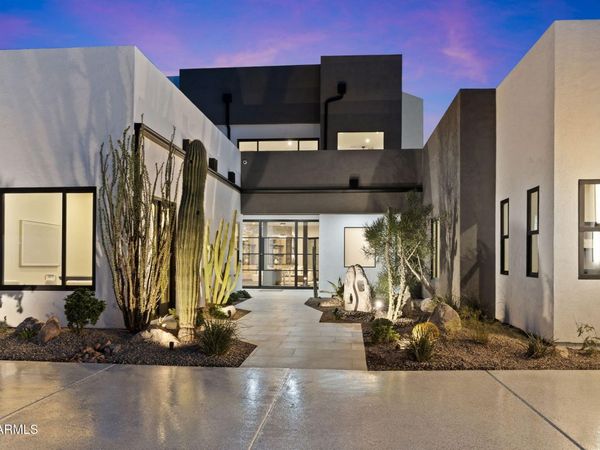 3135 E PALO VERDE Drive, Phoenix, AZ 85016