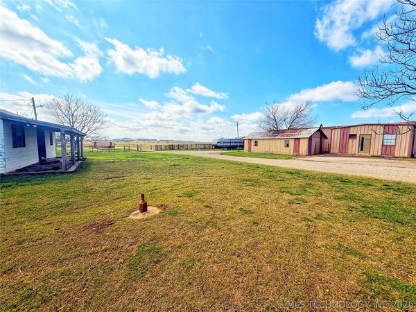 6655 E 133 , Holdenville, OK 74848