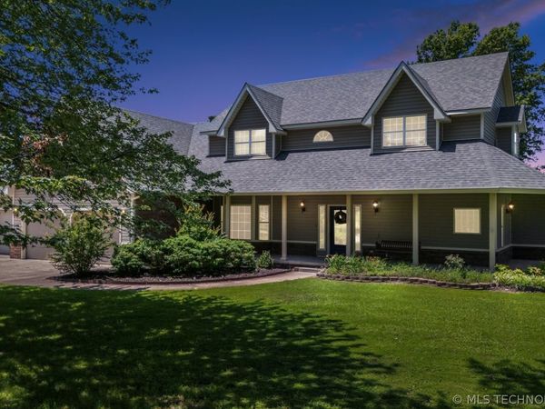 1805 NE Oakridge Drive , Claremore, OK 74017