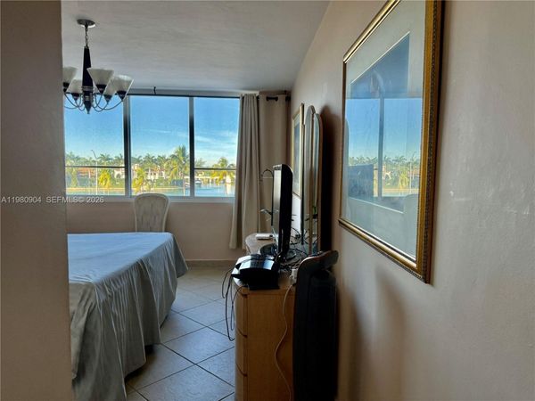 5005 Collins Ave, Unit 304, Miami Beach, FL 33140