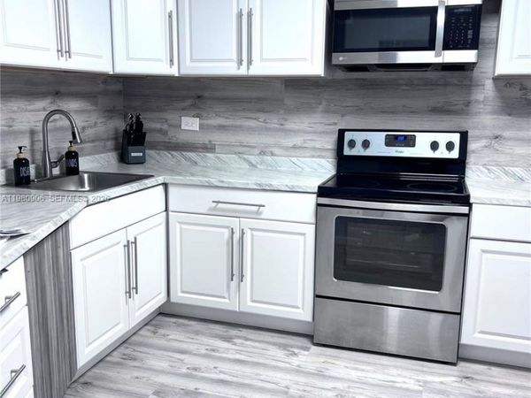 1670 NE 191st St, Unit 403-3, Miami, FL 33179