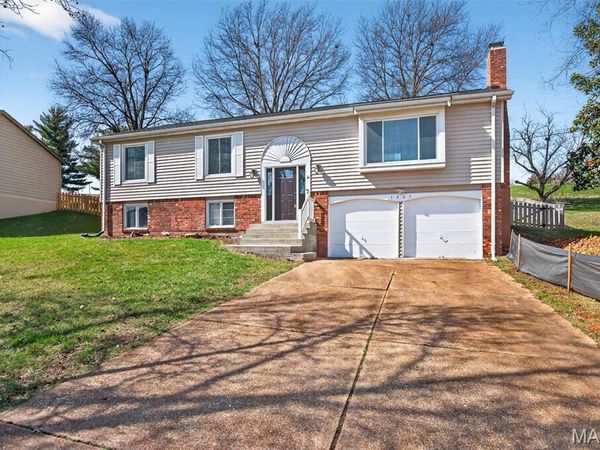 1261 Mautenne Drive , Manchester, MO 63021