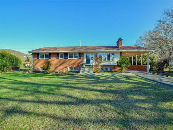 643 Fernwood DR, Salem, VA 24153