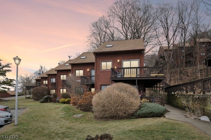 1 Deer Valley Ln, Vernon, NJ 07462 Main Photo