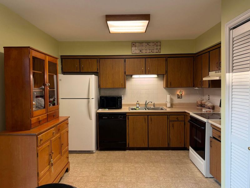 1916 Willoway Circle S, Columbus, OH 43220 Photo 22