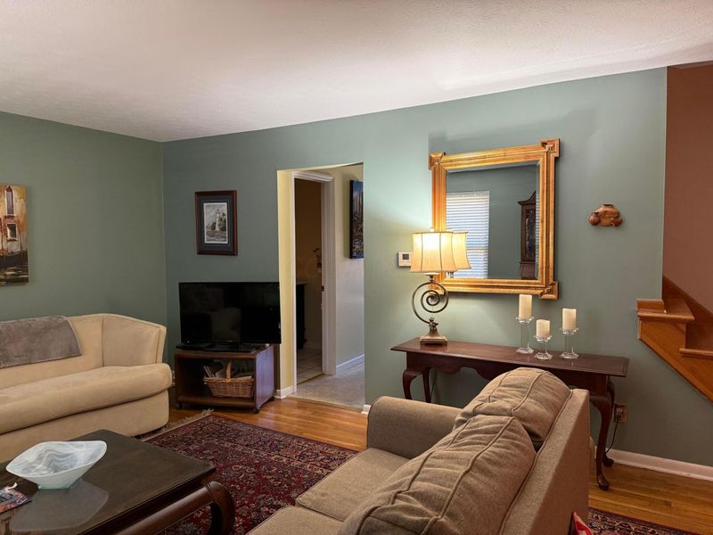 1916 Willoway Circle S, Columbus, OH 43220 Photo 3