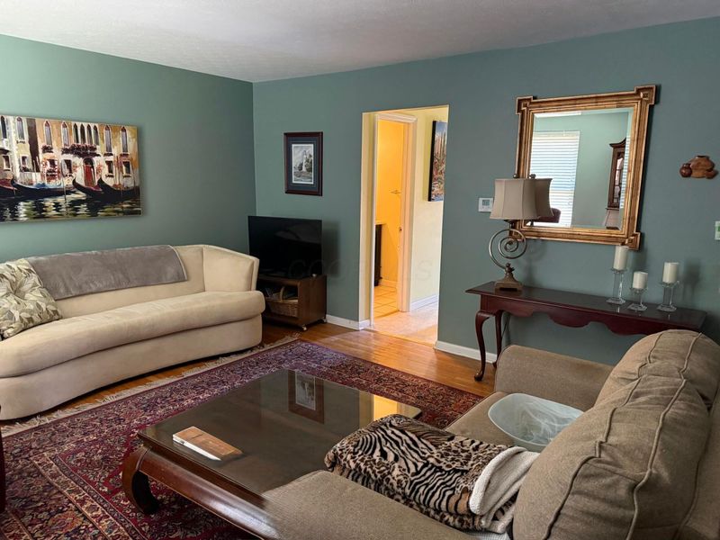 1916 Willoway Circle S, Columbus, OH 43220 Photo 6