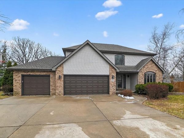 690 Ridge View Lane, Oregon, WI 53575