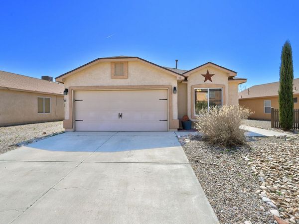 58 Avenida Jardin, Los Lunas, NM 87031