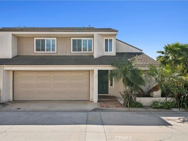 2524 Elden Avenue, Unit 1A, Costa Mesa, CA 92627