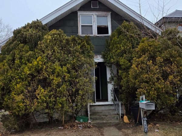 1306 S Shore Drive, Elkhart, IN 46516