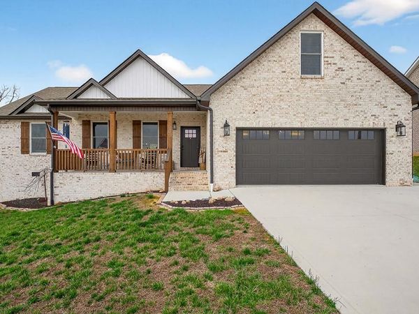 683 Blue Water Dr, Cookeville, TN 38506