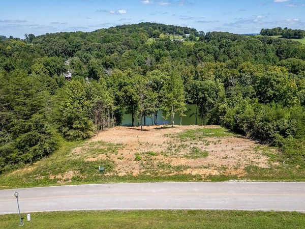 179 River Front Dr, Sparta, TN 38583