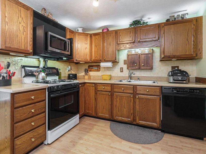 2908 Renfro Road, Columbus, OH 43232 Photo 13