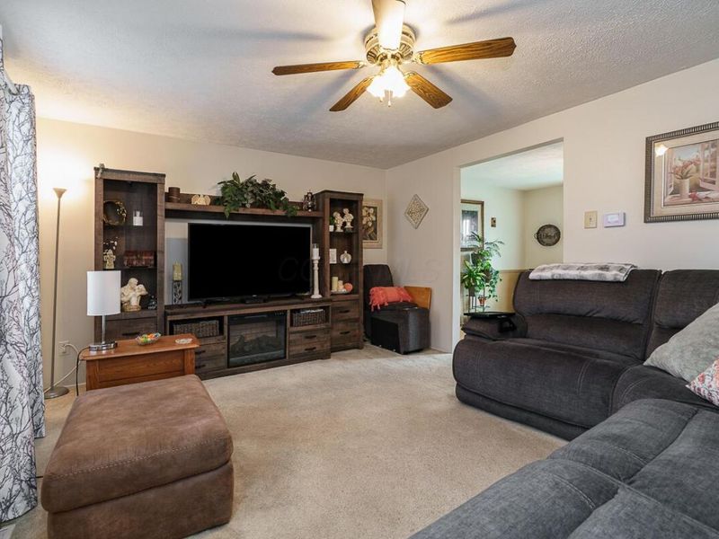 2908 Renfro Road, Columbus, OH 43232 Photo 2