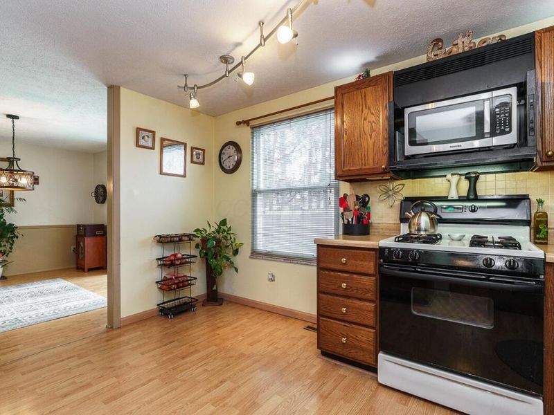 2908 Renfro Road, Columbus, OH 43232 Photo 9