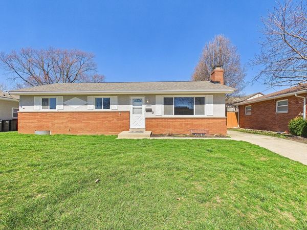 3028 Woodgrove Drive , Grove City, OH 43123