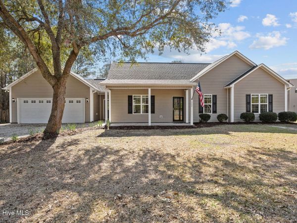 366 Chadwick Acres Road, Sneads Ferry, NC 28460