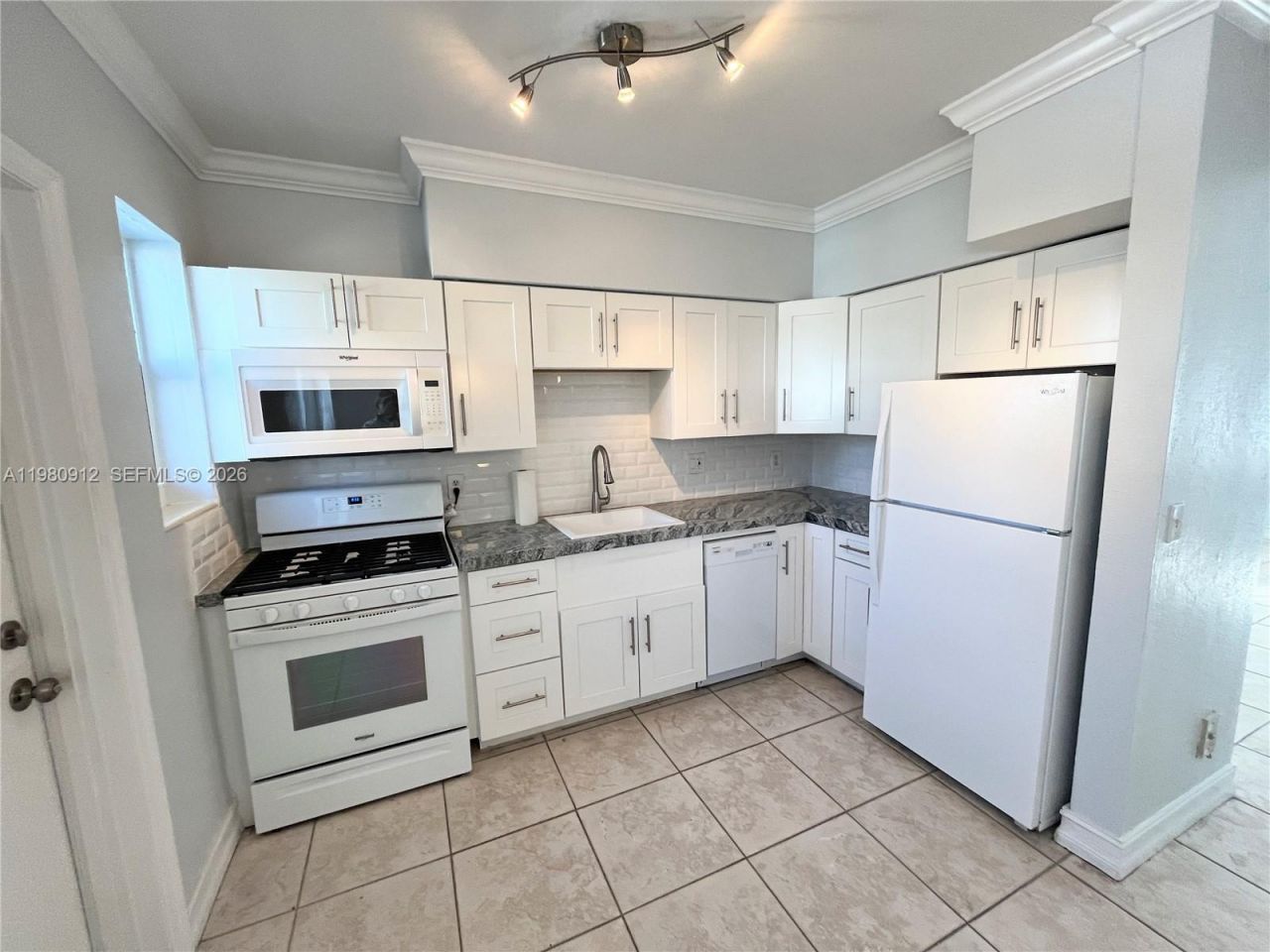 350 75th St , Unit 202, Miami Beach, FL 33141 Photo