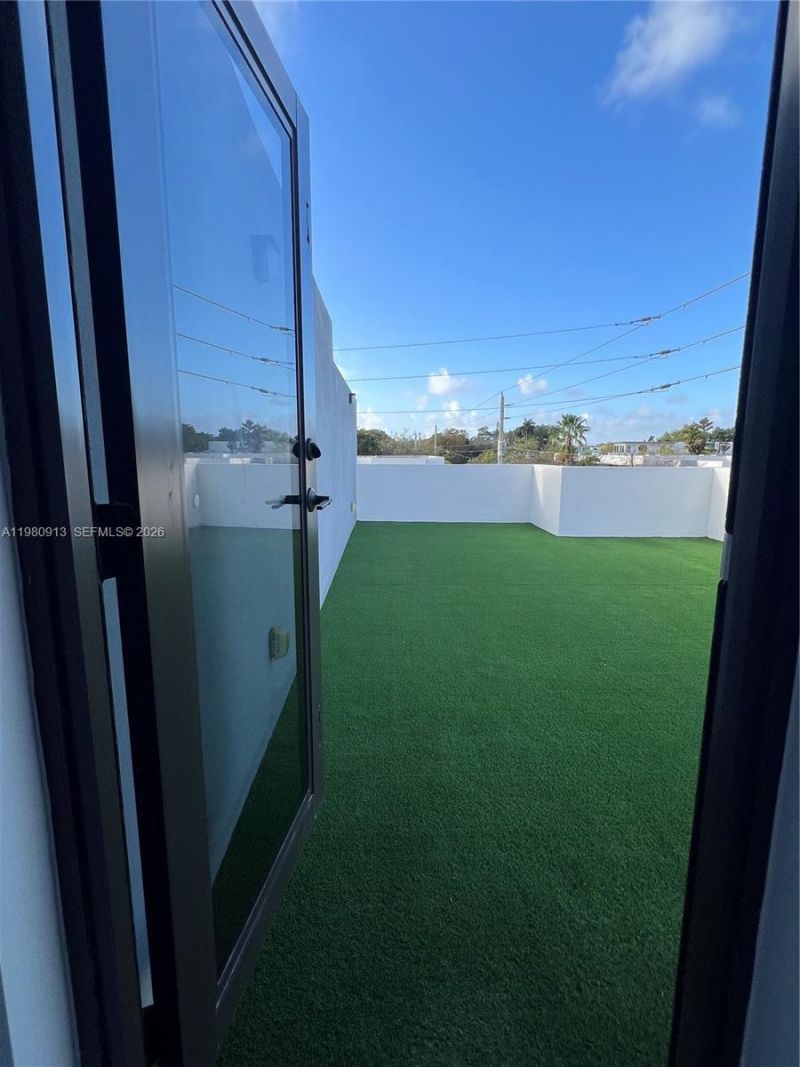 1533 SW 22 Terrace , Miami, FL 33145 Photo