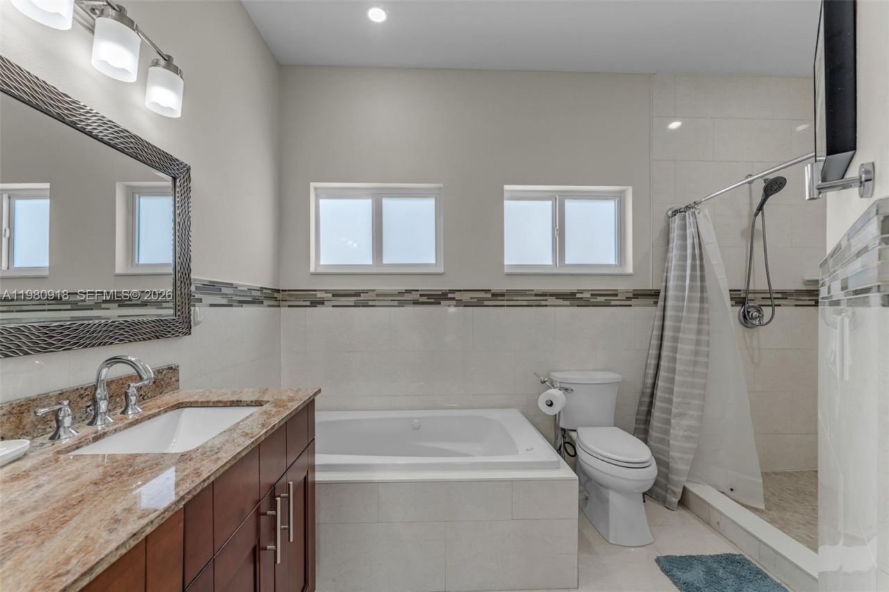 30 Coconut Dr , Key Largo, FL 33037 Photo