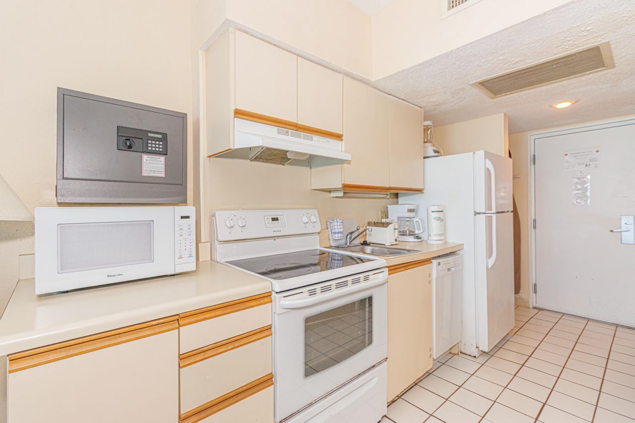 1304 N Ocean Blvd.  Photo 11