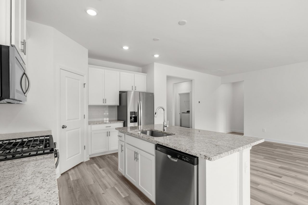 301 Jessamine St. Photo 9