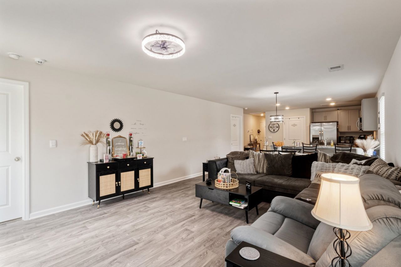 276 Country Grove Way Photo 10