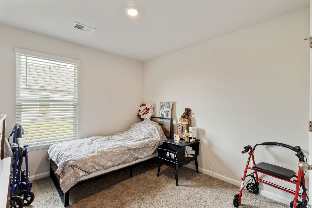 276 Country Grove Way Photo 13