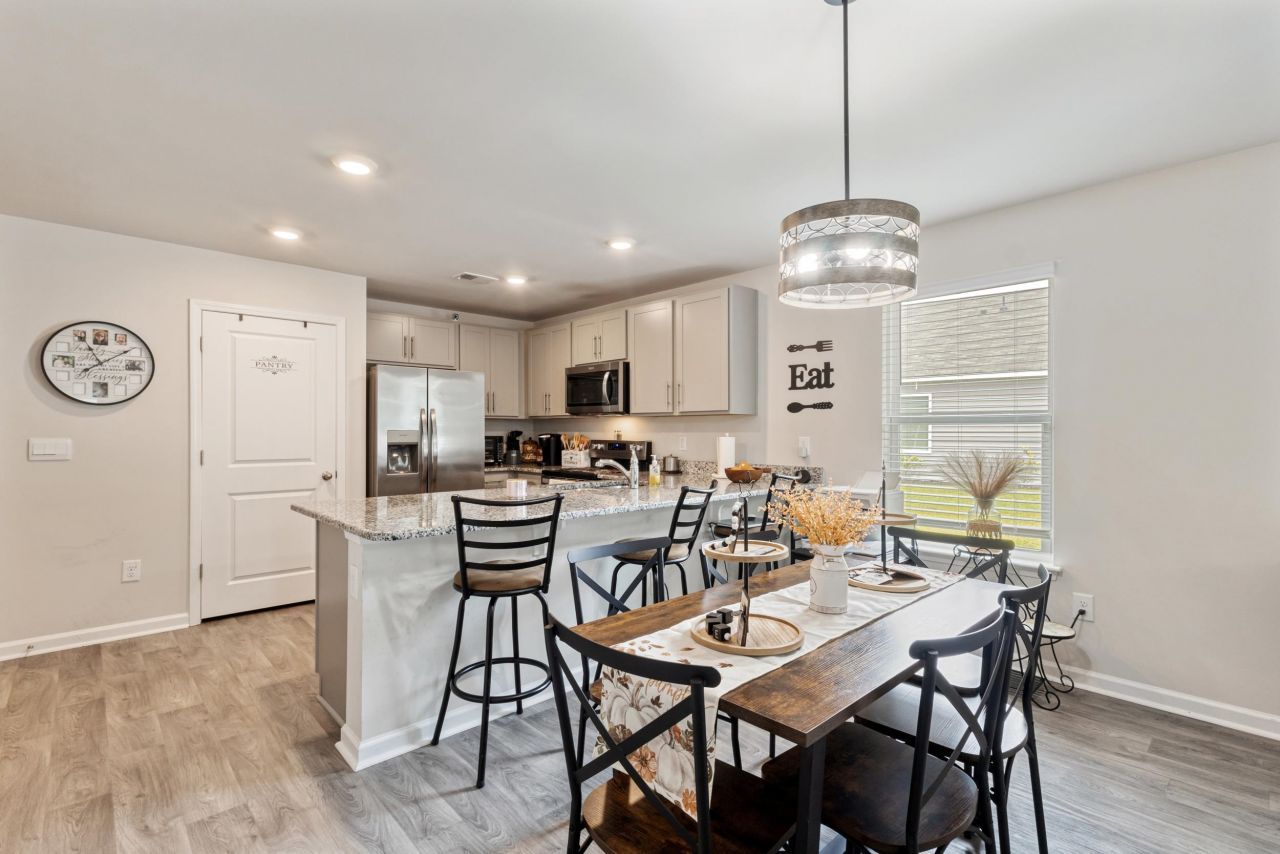 276 Country Grove Way Photo 9