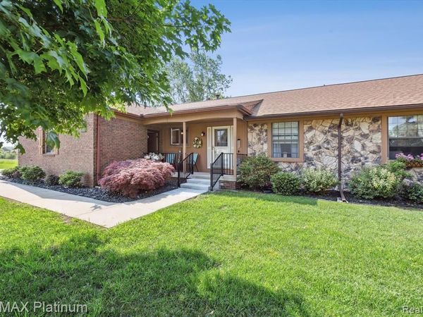 12132 Lexington Drive, Green Oak Twp, MI 48178