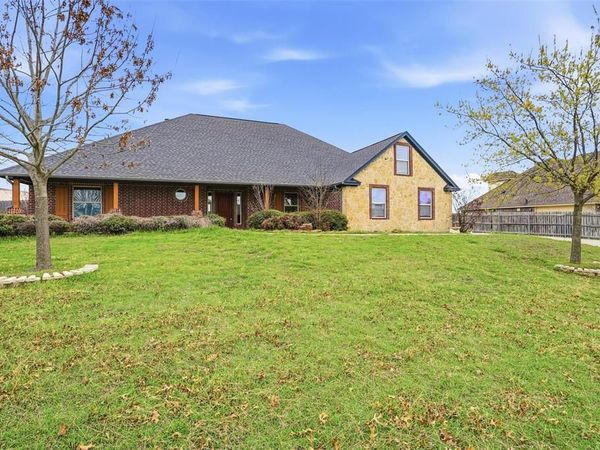 1412 Wedgewood Drive, Cleburne, TX 76033