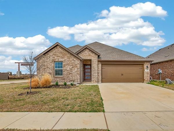 10201 Torch Light Lane, Aubrey, TX 76227