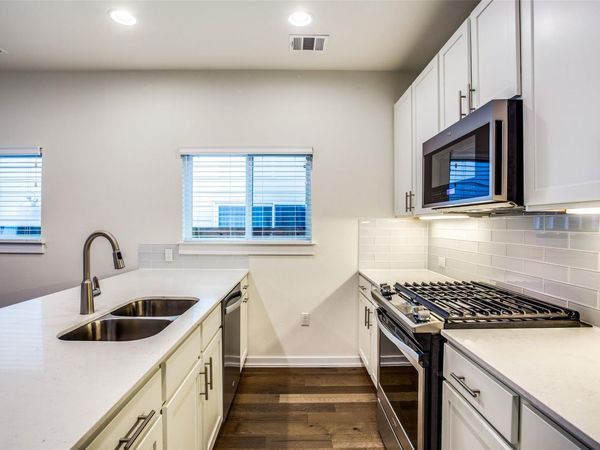 6800 Menchaca RD, Unit 17, Austin, TX 78745