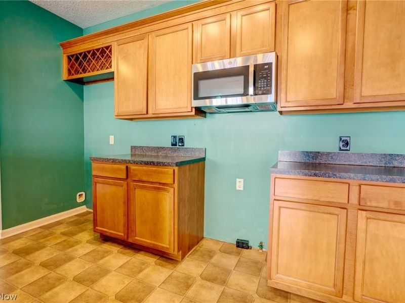 1210 E Chapman Lane, Unit 6, Medina, OH 44256 Photo 6