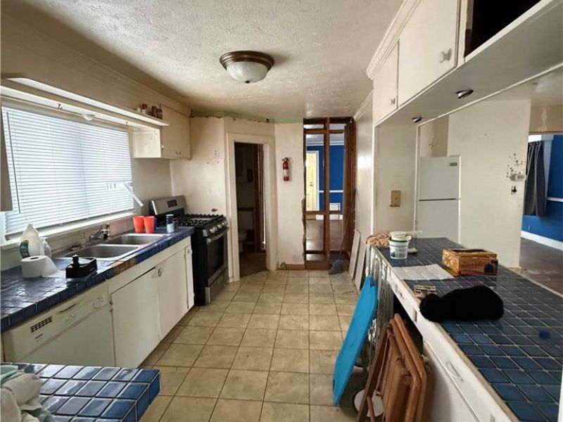 136 Ferris Avenue, Chardon, OH 44024 Photo 12