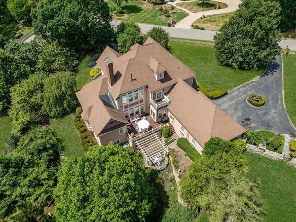 2 Country Way, Hopkinton, MA 01748