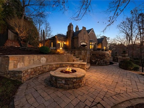 1105 Stonegate Court, Roswell, GA 30075