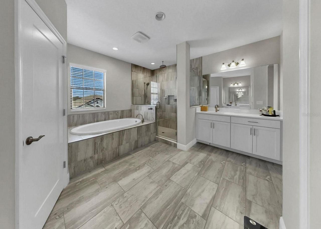 14261 Swiss Bridge Drive , Riverview, FL 33579 Photo