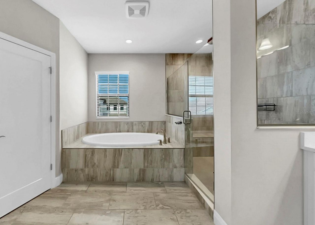 14261 Swiss Bridge Drive , Riverview, FL 33579 Photo