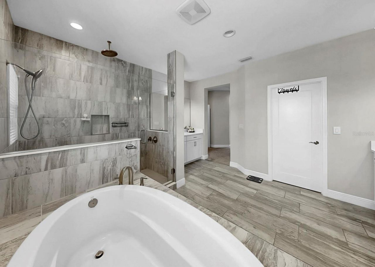 14261 Swiss Bridge Drive , Riverview, FL 33579 Photo