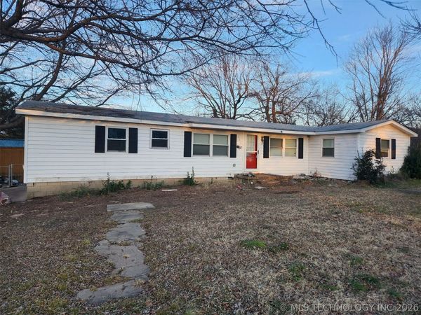 300 SE Johnson , Canadian, OK 74425
